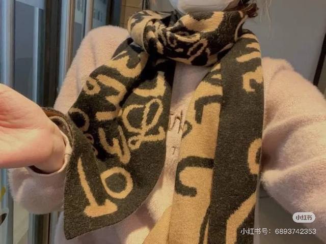 LOEWE Autumn/Winter New Arrival: Letter Print Knitwear! Classic Logo Jacquard, S