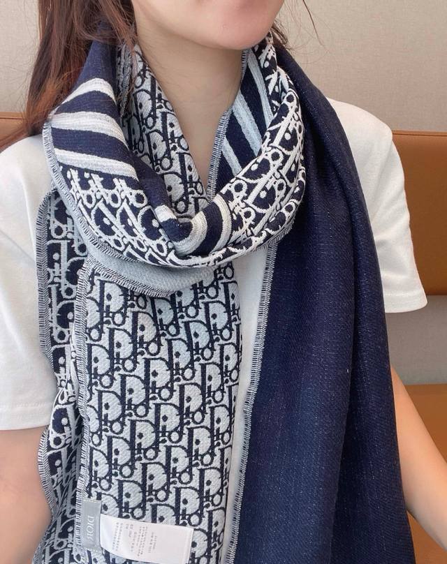 Dior's latest reversible scarf is a treat for both men and women! The super gent