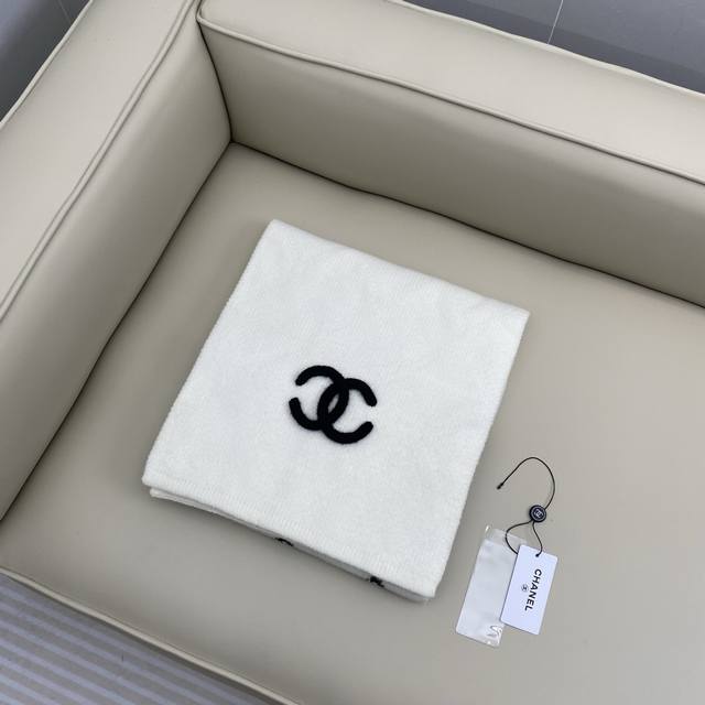 Chanel 3D Double C Classic Diamond Design Reversible Color New Hot Series Cashme