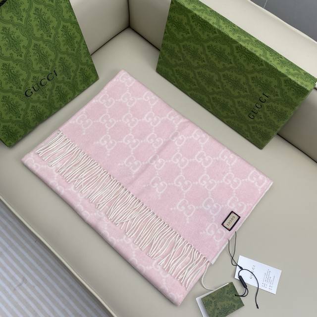 Gucci double G jacquard gradient shawl, same style as in boutiques. Exquisite c