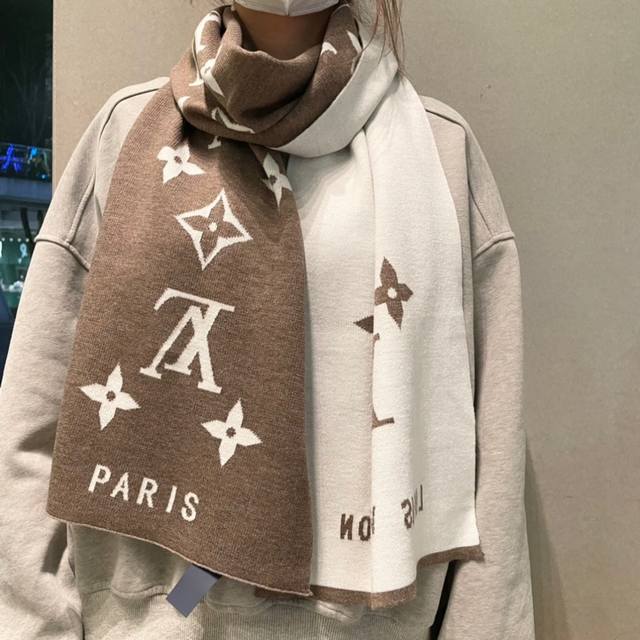 Our men's scarves are a limited-time offer, so buy while you can! Men's scarves