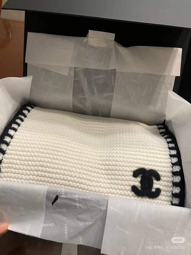 New Chanel cashmere knitted long scarf with border arrived! Absolutely gorgeous