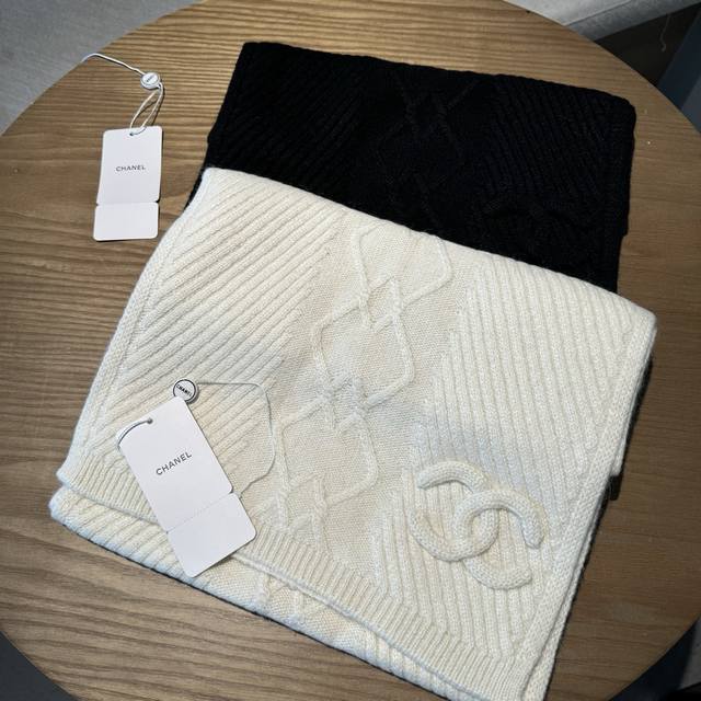 Chanel 2024 Fall/Winter New Cable Knit Diamond Pattern B-Shaped Cashmere Knitted
