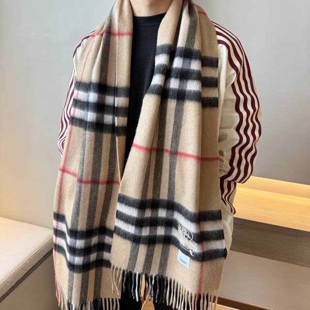 Highly recommend this new Burberry model, a must-have for bulk buyers! Made of