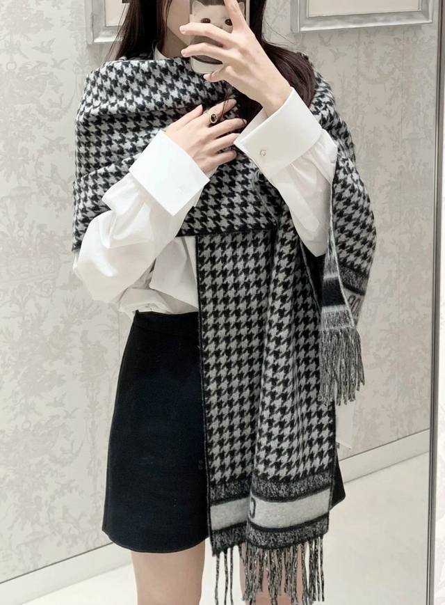 Dior's new 2025 houndstooth scarf pays homage to the classic pink and white houn