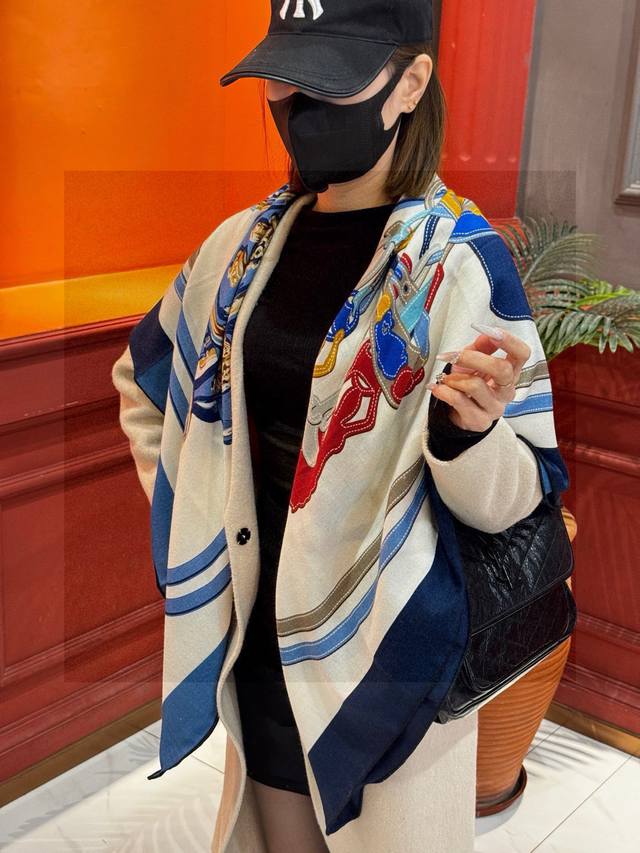 New cashmere scarf, everyone who bought it says it's beautiful, highly recommen