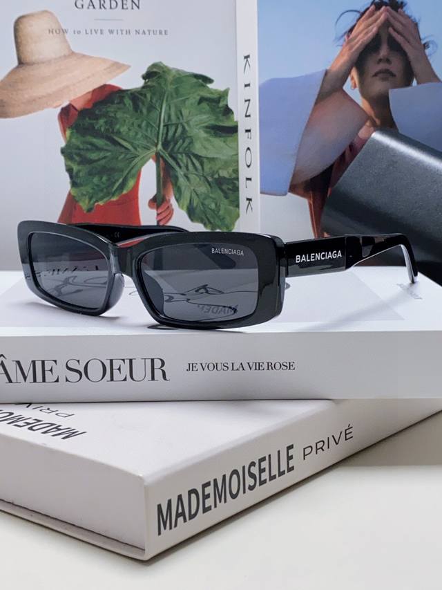 Balenciaga 2025 New European and American Trendy Small Square Sunglasses, Instag