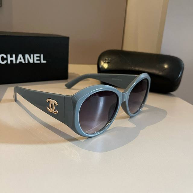 Chanel Vintage Sunglasses Classic Chanel vintage sunglasses. DDD