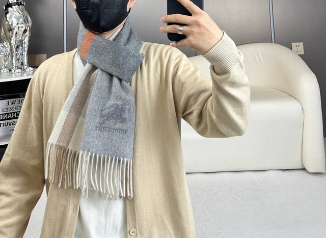 New Arrival! 100% Cashmere! A rare high-end men's scarf from Burberry this year