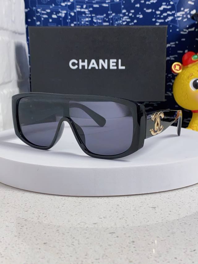 Chanel 2025 New Ch5495 Celebrity Style Double C Large Frame Sunglasses Women's S
