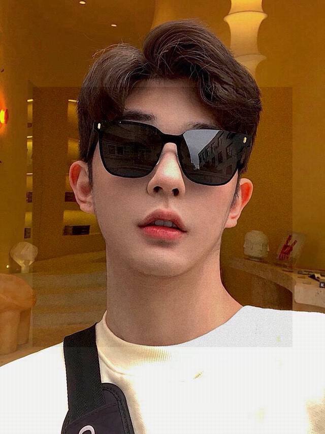 Gucci New One-Piece Driving Sunglasses - A Must-Have for Outings, Popular with C