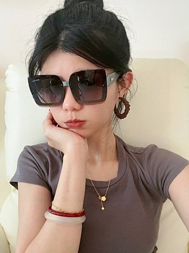 MiuMiu Tr Polarized Sunglasses 2025 Spring New Trendy Hot Selling Fashion Squar