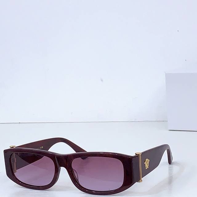 Versac*Model: Ve6788Size: 56 ports 17-143 DDD