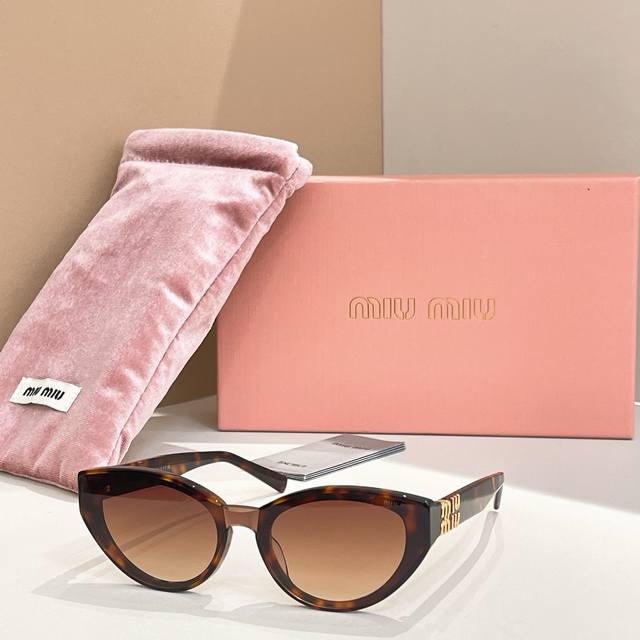 Miu Mi*Model: Mu 151Avsize: 52 ports 21-138 DDD