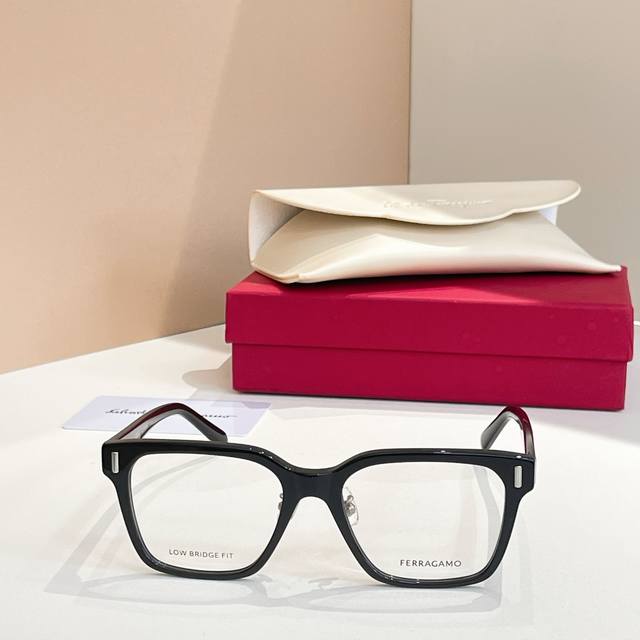 Salvatore Ferragamo* Model: Sf3019Lb Size: 54 (18-145 high version) ~~ DDD