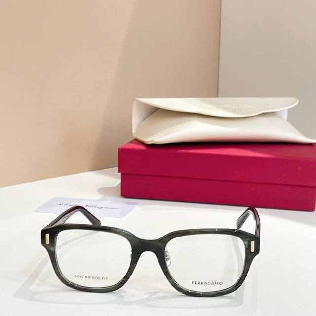 Salvatore Ferragamo* Model: SF3020Lb Size: 53-20-145 High Version~~ DDD