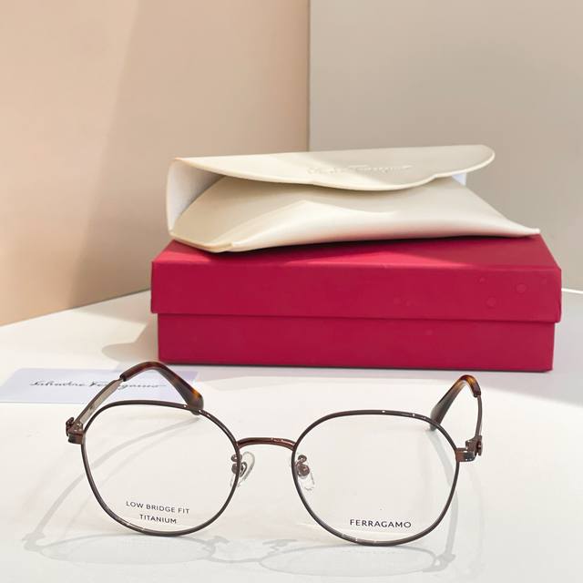 Salvatore Ferragamo* Model: Sf2592Lb Size: 53cm x 18-140cm (High Version) ~~ DDD