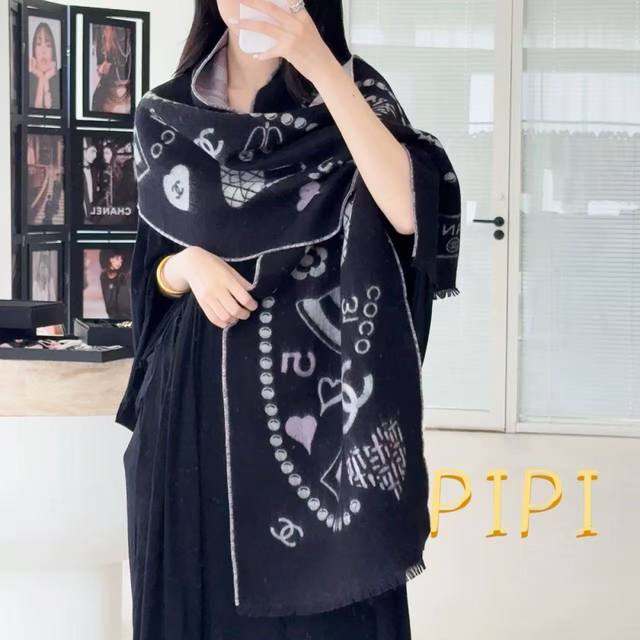 Chanel 25B Pearl Coco Scarf 50*200cm. 100% Cashmere. Made with select top-grade