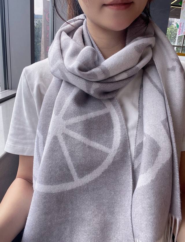 Hermes cashmere jacquard scarf, exquisite and gentle color scheme, absolutely c