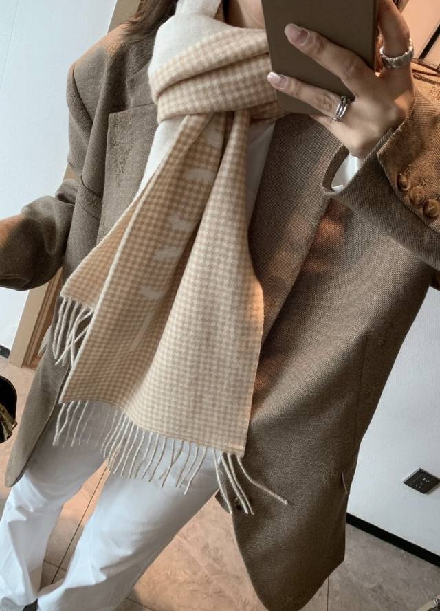 Gucci Oatmeal Jackie Mini - Hot Selling Item New style, can be worn as a shoulde