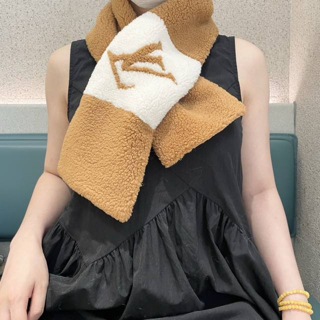 New Arrival! Lv Shearling Teddy Scarf, Perfect Friend for Autumn/Winter Coats! N