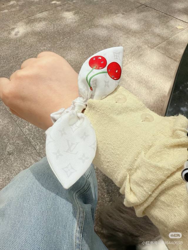 Takashi Murakami Cherry Rubber Band DDD