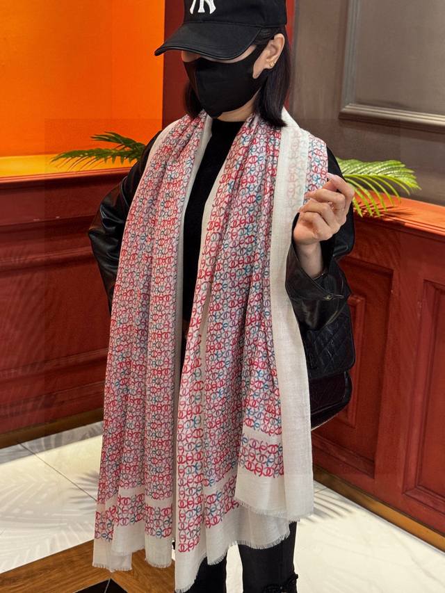 2025 Autumn/Winter New Chanel Scarf with Classic Elements Design, Elegant and S