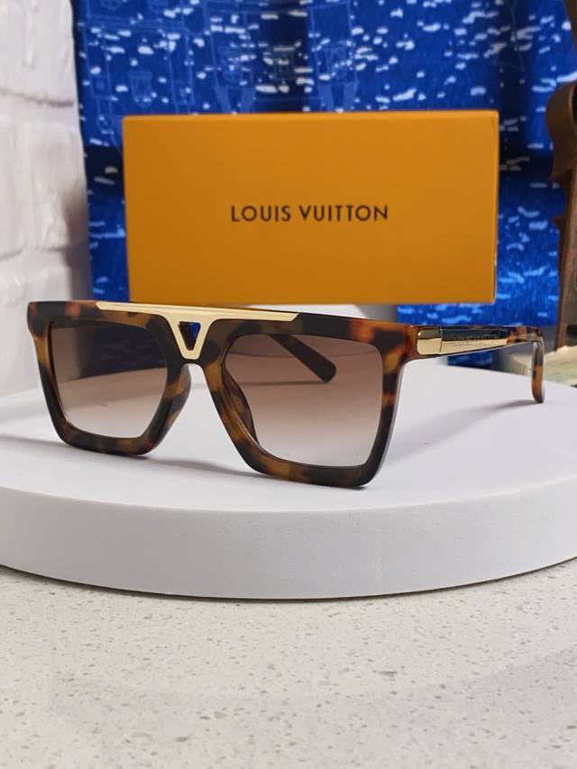 Louis Vuitton New Korean Style Personalized Wide-rimmed Thick-frame Sunglasses f