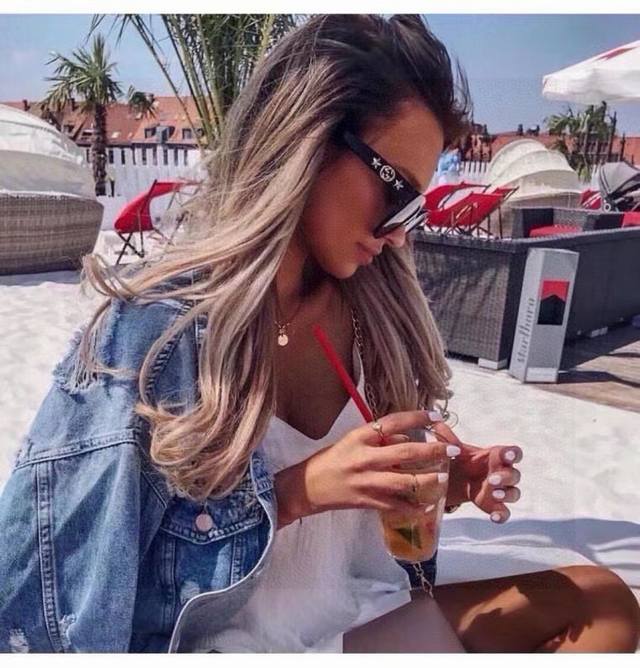 Gucci's latest unisex sunglasses Large frame, three-dimensional surface to flatt