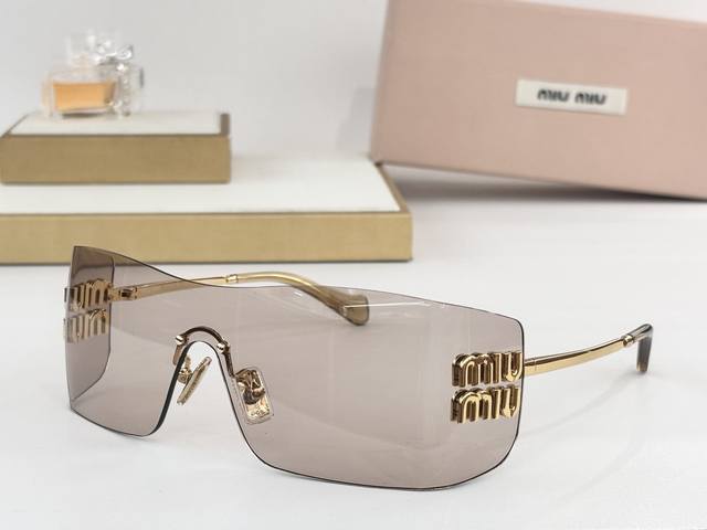 Oversized Miu Mi* Mod