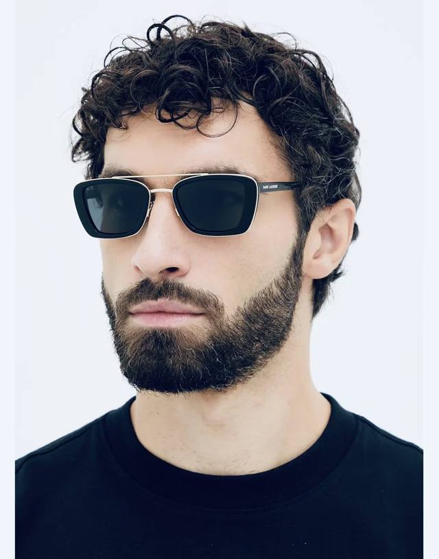 Saint Lauren*Model: Sl 825Size: 50 ports 22-145 DDD