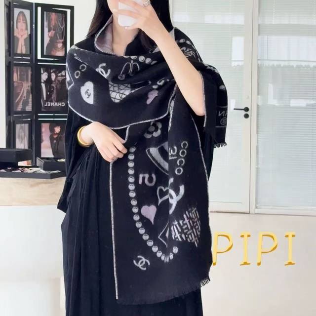 Chanel 25B Pearl Coco Scarf 50*200cm. 100% Cashmere. Made with select top-grade