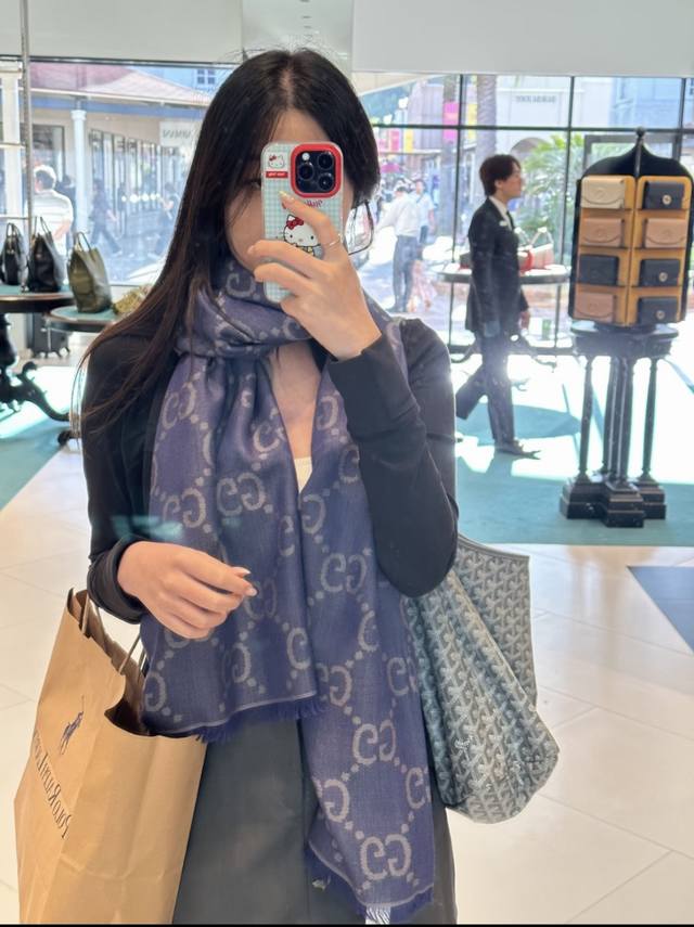 Gucci Classic Reversible Scarf for Men and Women! Size: 70cm*205cm Material: 50%