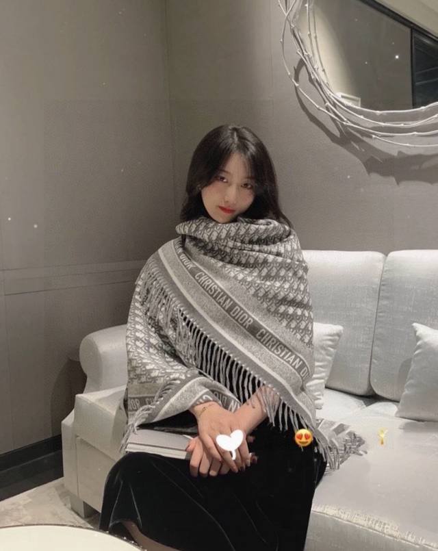 Large square scarf with logo print, suitable for three uses: scarf, shawl, and