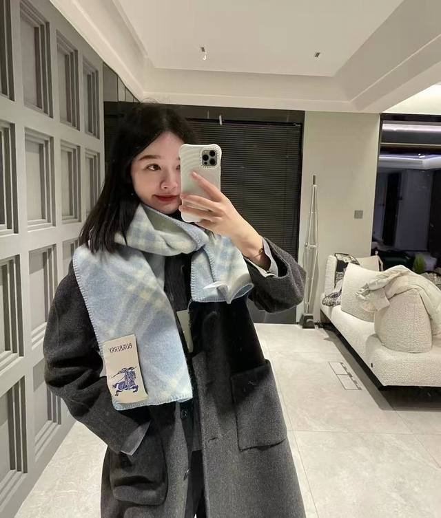 Burberry's understated luxury [moon] Exquisite and elegant fashion scarf of eli