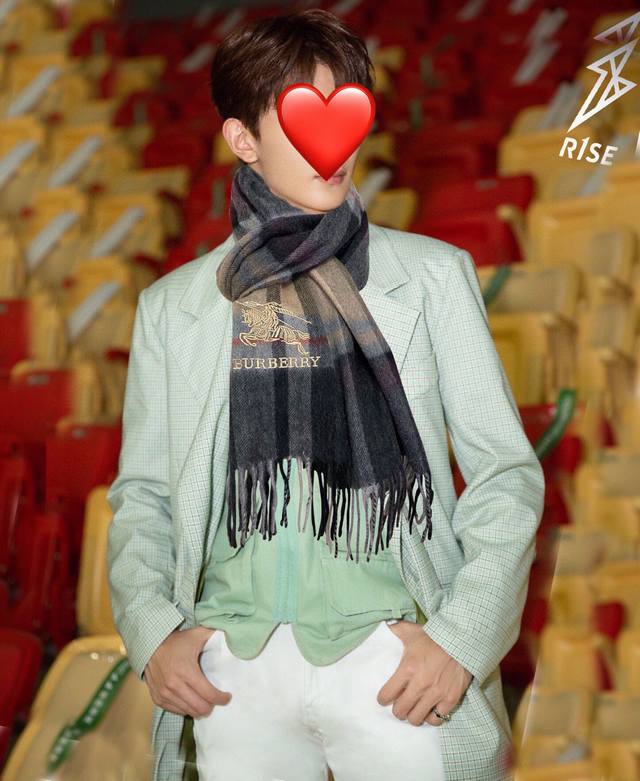 110% Cashmere Burberry uses top-grade cashmere from Inner Mongolia. This latest