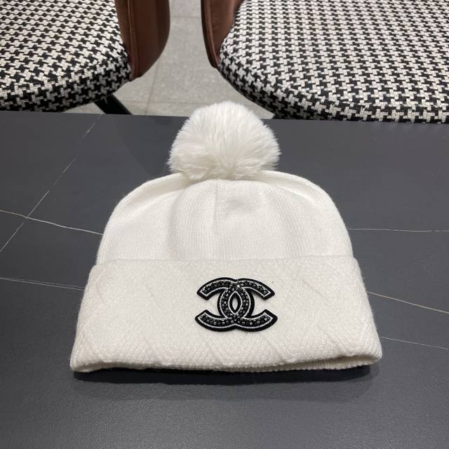 Chanel New Autumn/Winter Hat for Women, Fashionable and Versatile Knitted Beanie