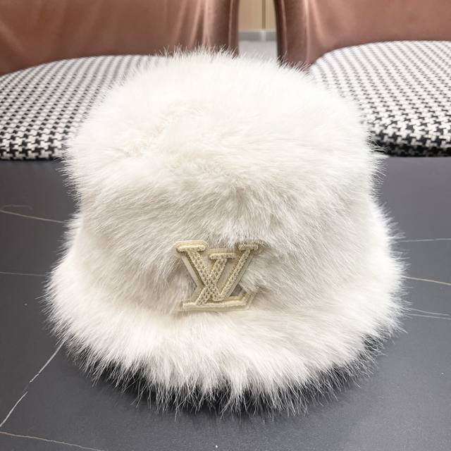 Lv Louis Vuitton Women's Autumn/Winter Large Headband Bucket Hat, White, Plain S