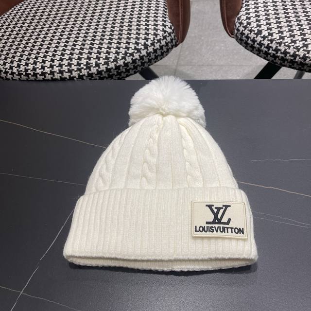 Lv Louis Vuitton Winter Hat for Women, Korean Style, Fashionable and Versatile K