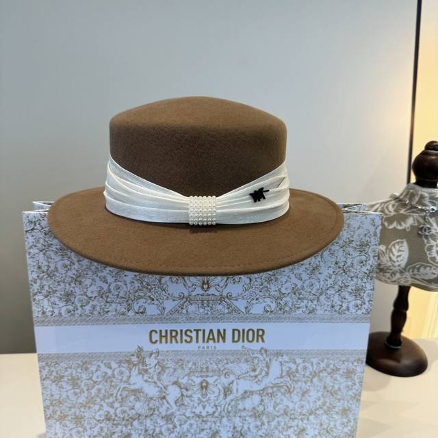 Dior's new wool hat, flat-topped hat, 100% wool fabric, head circumference 57cm