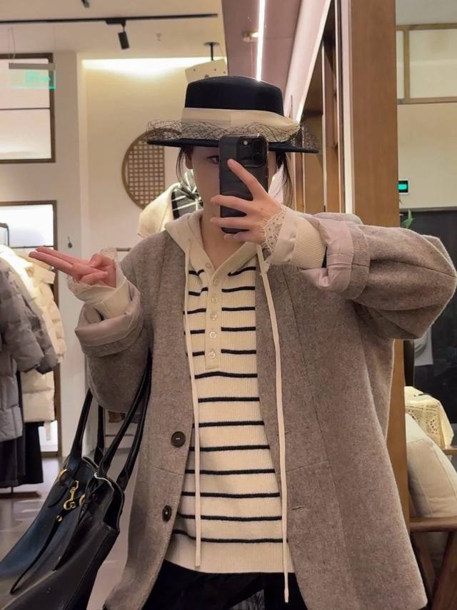 Miumiu wool flat cap, mesh hat, 100% wool fabric, head circumference 57cm DDD