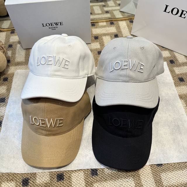 Loewe Baseball Cap A must-have for fashionistas! A versatile all-season style th