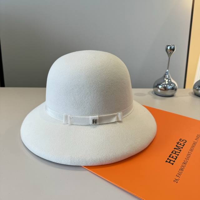 p White Hermes Autumn/Winter New Wool Bucket Hat, 100% Wool Fabric, Head Circumf