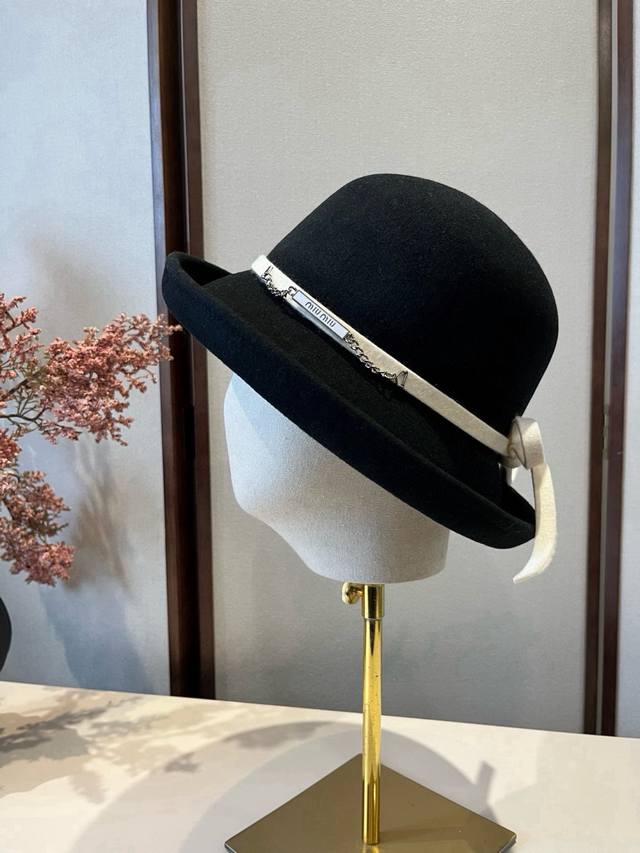 Dior's new autumn/winter wool bucket hat, 100% wool fabric, head circumference 5