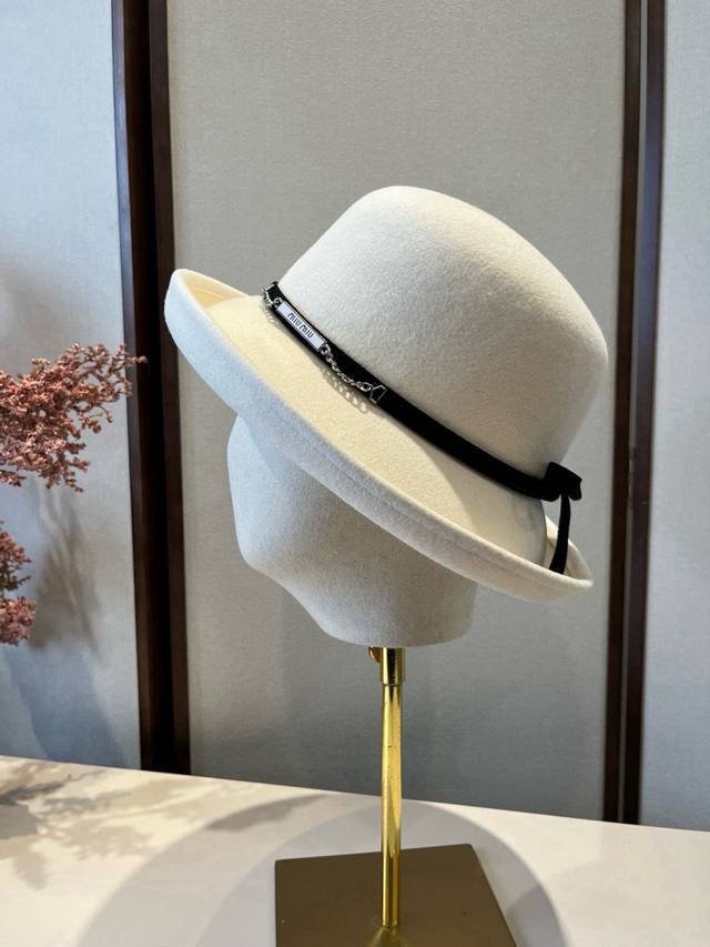 p White Dior new autumn/winter wool bucket hat, 100% wool fabric, head circumfer