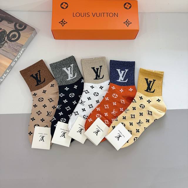 5 pairs per box with packaging Louis Vuitton socks, a super popular item, class
