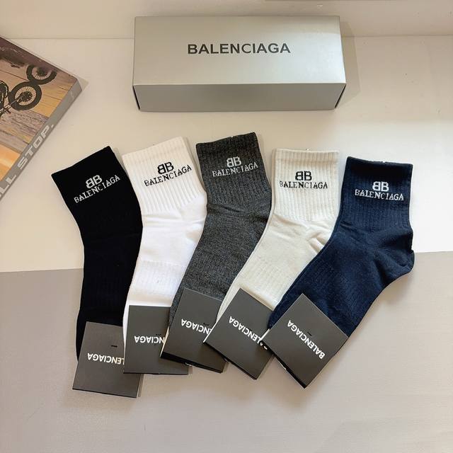 5 pairs per box with packaging Balenciaga new men's mid-calf socks, a must-have