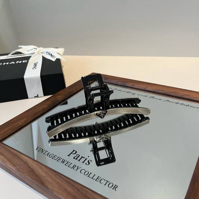 prada hair clip DDD