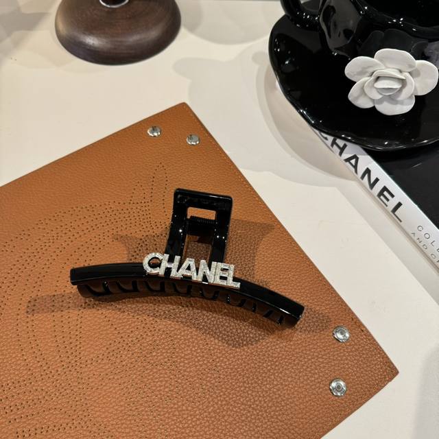 Chanel New Hair Clip DDD