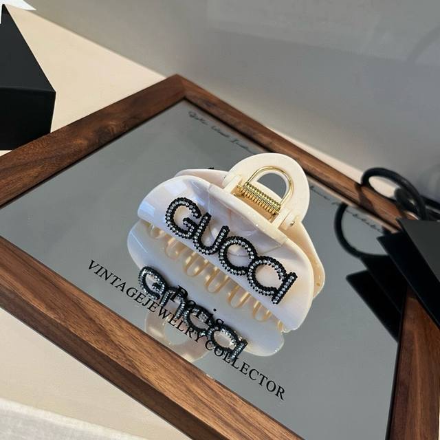 Gucci New Hair Clip DDD